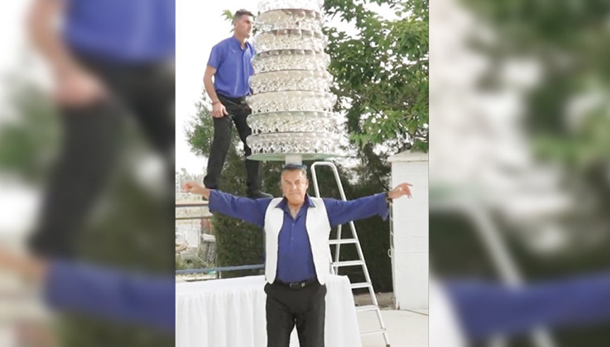 319 bardakla dans rekoru