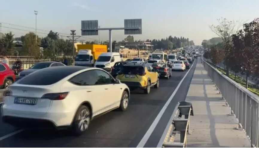 Vatan Caddesi, 29 Ekim provaları nedeniyle trafiğe kapatıldı