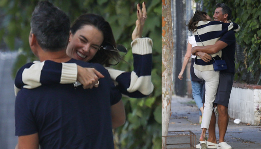 Sokak ortasında hasret giderdiler... Duvardaki pantolonun sahibi de ortaya çıktı