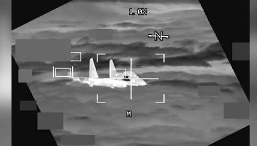 Tansiyonu yükseltecek hamle Çin jeti, ABD bombardıman uçağına 3 metre yaklaştı