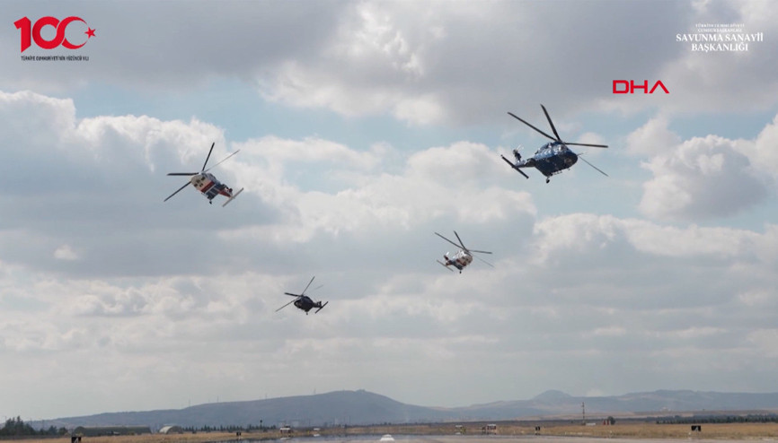 Atak ve Gökbey helikopterlerinden 100üncü yıl uçuşu