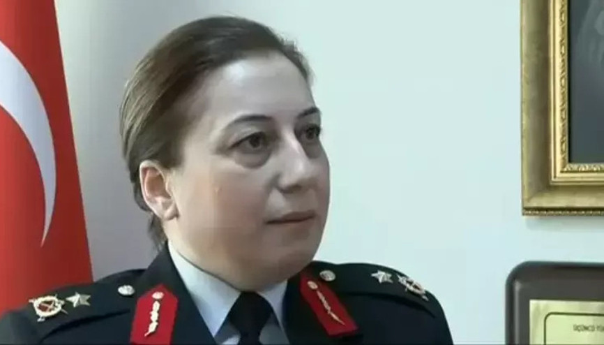 Cumhuriyetin ilk kadın generali Özlem Yılmaz, CNN TÜRKe konuştu Cumhuriyetin ilk kadın generali Özlem Yılmaz, CNN TÜRKe konuştu
