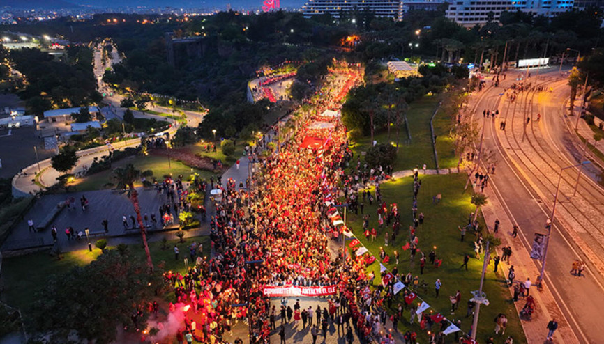 İzmir, Antalya, İstanbul fener alayı saat kaçta başlayacak 29 Ekim fener alayı saatleri İzmir, Antalya, İstanbul fener alayı saat kaçta başlayacak 29 Ekim fener alayı saatleri