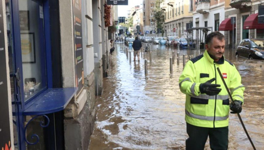 Milanoda sokaklar adeta göle döndü
