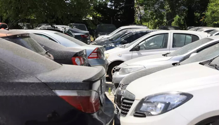 Binlerce otomobil çok ucuza bugün satışa çıkıyor Uzman isim konuştu, fiyatlar düşecek mi İşte satıştaki araçların listeleri...