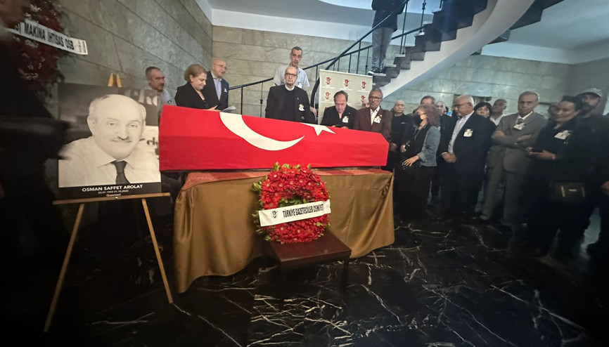 Gazeteci Osman Saffet Arolat gözyaşlarıyla uğurlandı