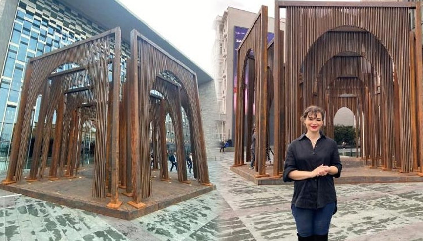 Melek Zeynep Bulutun AKMde sergilenen eseri Açık Yapıta yoğun ilgi Melek Zeynep Bulutun AKMde sergilenen eseri Açık Yapıta yoğun ilgi