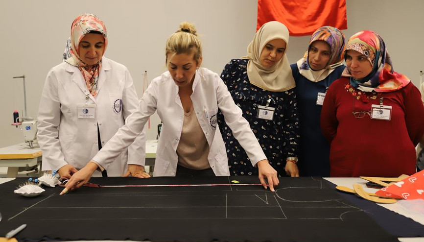 Kadınlara önce eğitim sonra istihdam