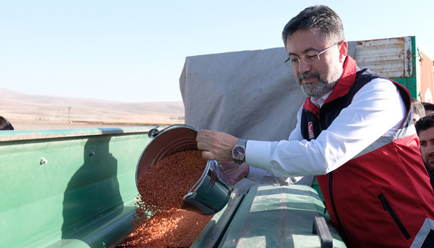 Bakan Yumaklı: Sertifikalı tohum üretimi on kat arttı Bakan Yumaklı: Sertifikalı tohum üretimi on kat arttı