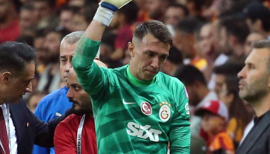 Galatasarayda Fernando Musleradan büyük fedakarlık Mauro Icardi gibi...