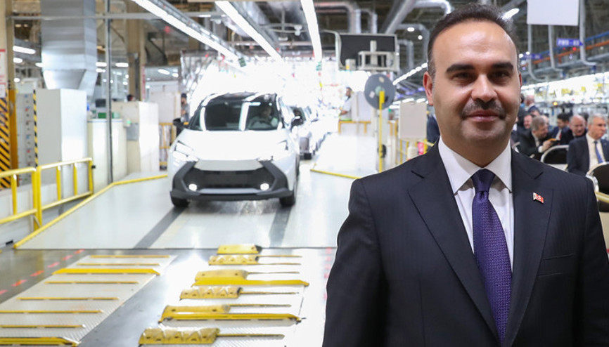 Avrupanın ilk şarj edilebilir hibrit otomobili Sakaryada üretildi