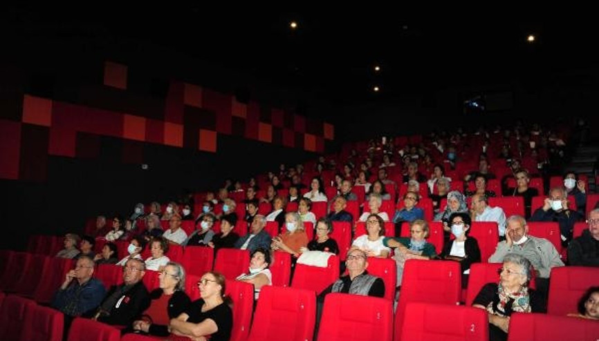 Balçovalı Gaziler Atatürk filmini izledi Balçovalı Gaziler Atatürk filmini izledi