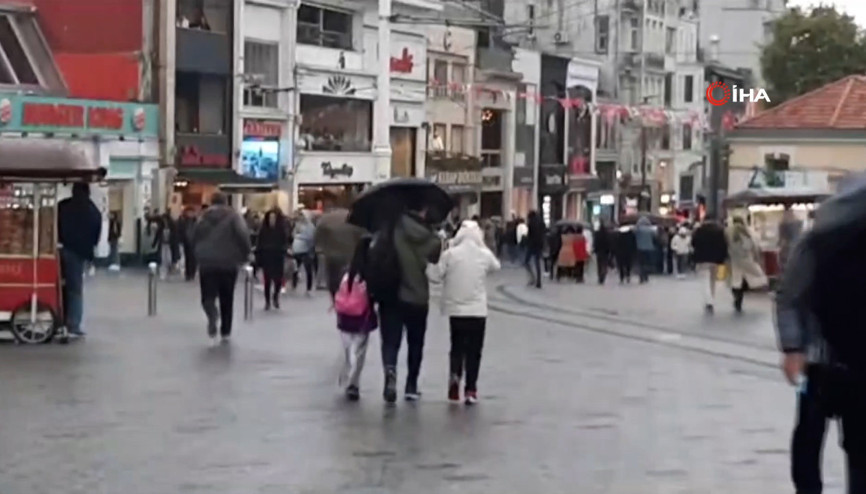 İstanbul’da sağanak yağış etkili oldu İstanbul’da sağanak yağış etkili oldu