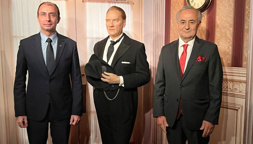 Atatürk’ümüz Berlin’e geldi, sıra Atatürk Bulvarı’nda
