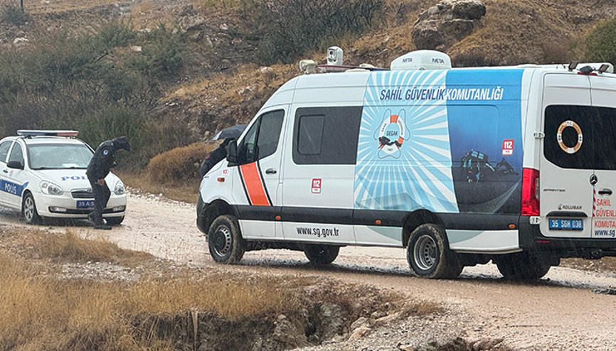 Çeşme açıklarında bot battı Beş kaçak göçmenden acı haber