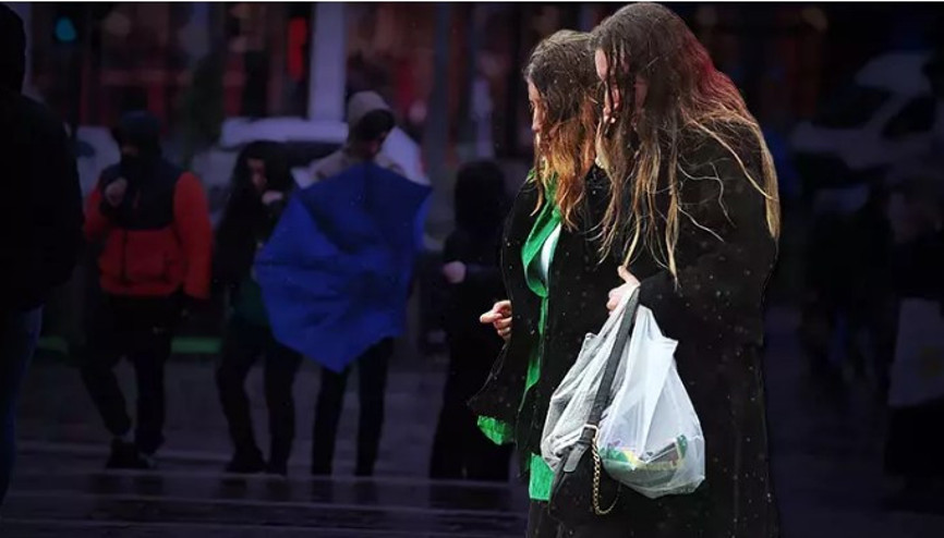 İstanbul’da beklenen sağanak başladı İstanbul’da beklenen sağanak başladı