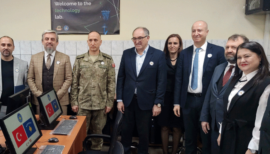 Mehmetçik’ten Kosova’da eğitime destek