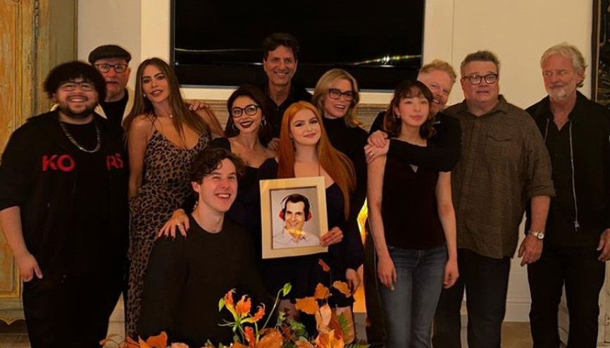 Modern Familynin babası Phil Dunphy öldü mü O fotoğraf Ty Burrellnin hayatta olup olmadığını merak ettirdi