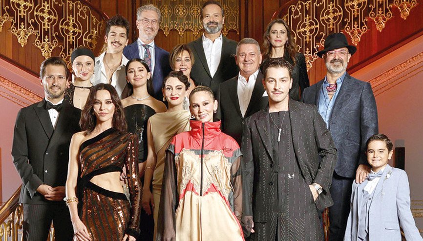 Bihter galasında Farah Zeynep Abdullah’ın kıyafeti filmden daha çok konuşuldu