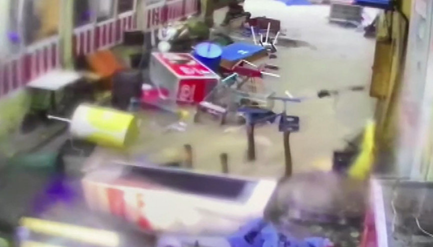 Şiledeki afet böyle gelmiş... O anlar güvenlik kamerasında