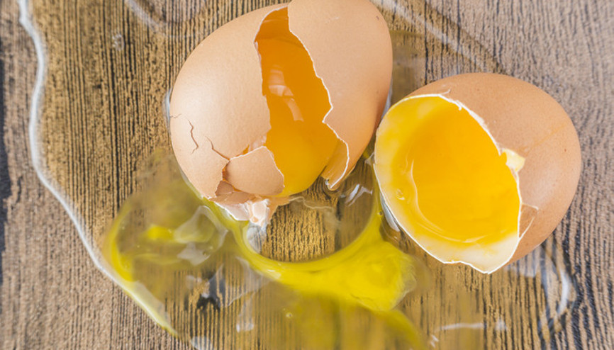 Yumurtayı kırdığınızda rengi böyleyse sakın tüketmeyin İşte taze ve bayat yumurtayı ayırt etmenin yolları... Yumurtayı kırdığınızda rengi böyleyse sakın tüketmeyin İşte taze ve bayat yumurtayı ayırt etmenin yolları...