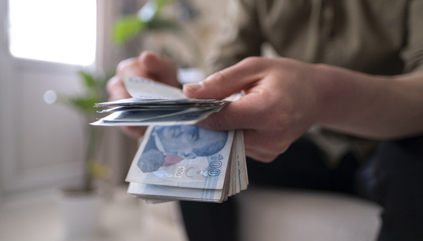 Ev hanımları emekli olabilecek mi, şartları nasıl olacak Torba yasa Meclise geliyor... 5 bin 400 gün olan kısmi emeklilik şartı 4 bin 500 güne kadar çekilebilecek... İşte detaylar Ev hanımları emekli olabilecek mi, şartları nasıl olacak Torba yasa Meclise geliyor... 5 bin 400 gün olan kısmi emeklilik şartı 4 bin 500 güne kadar çekilebilecek... İşte detaylar