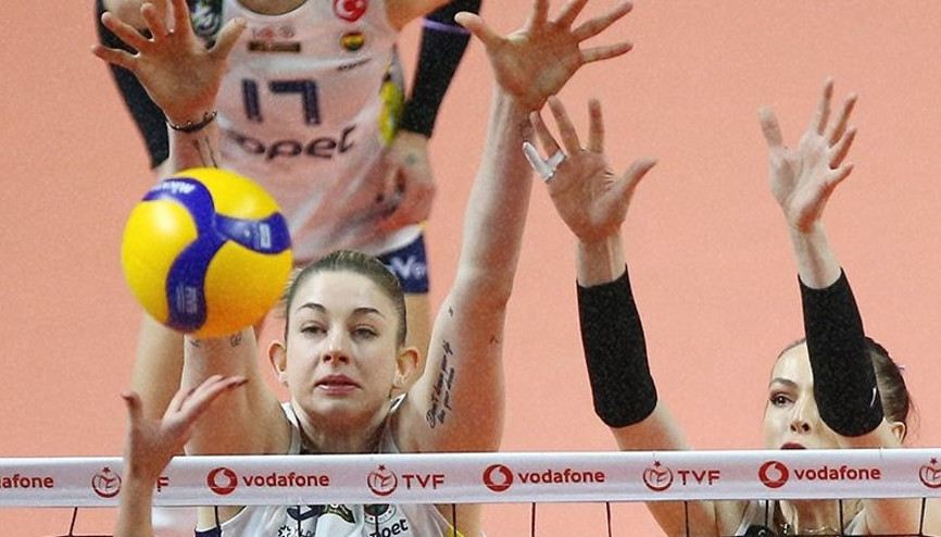 Fenerbahçe Opet, Sarıyer Belediyesporu 25-14lük 3 setle geçti