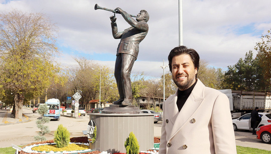 Serkan Çağrı’nın heykeli dikildi