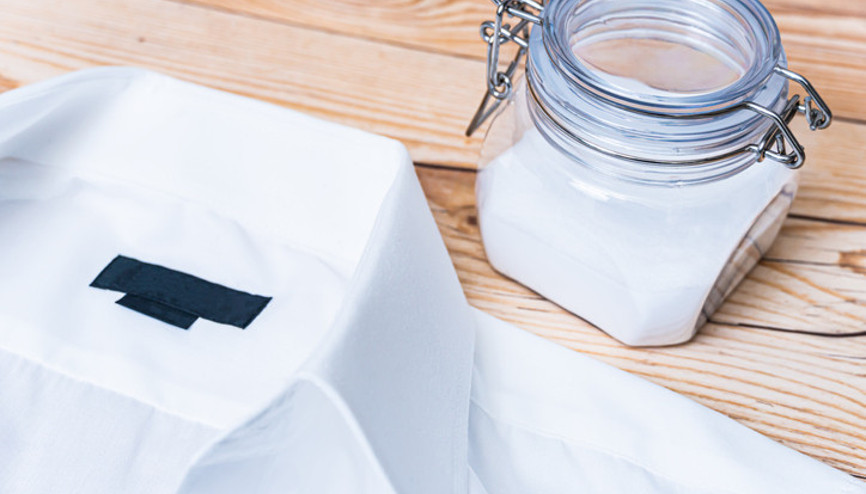 Bir kaşığı kar gibi beyazlatacak Eskidi diye düşündüğümüz sararan kıyafetleri temizlerken...