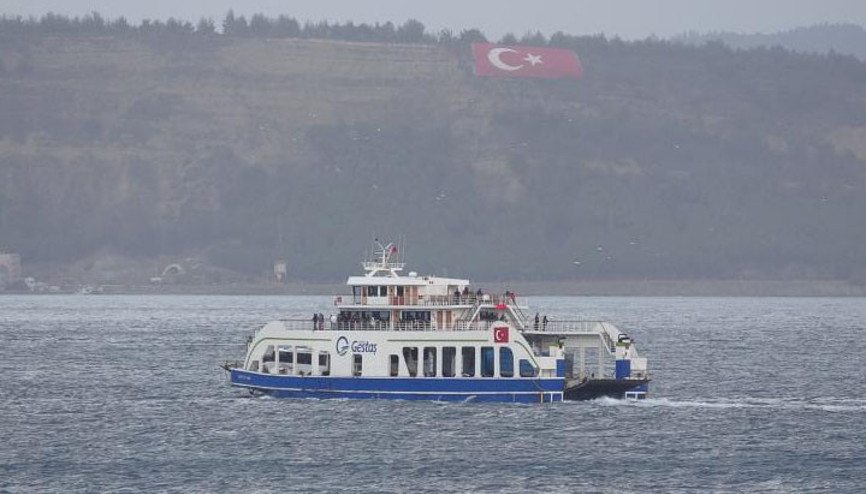 Gökçeada ve Bozcaadaya tüm feribot seferleri iptal edildi