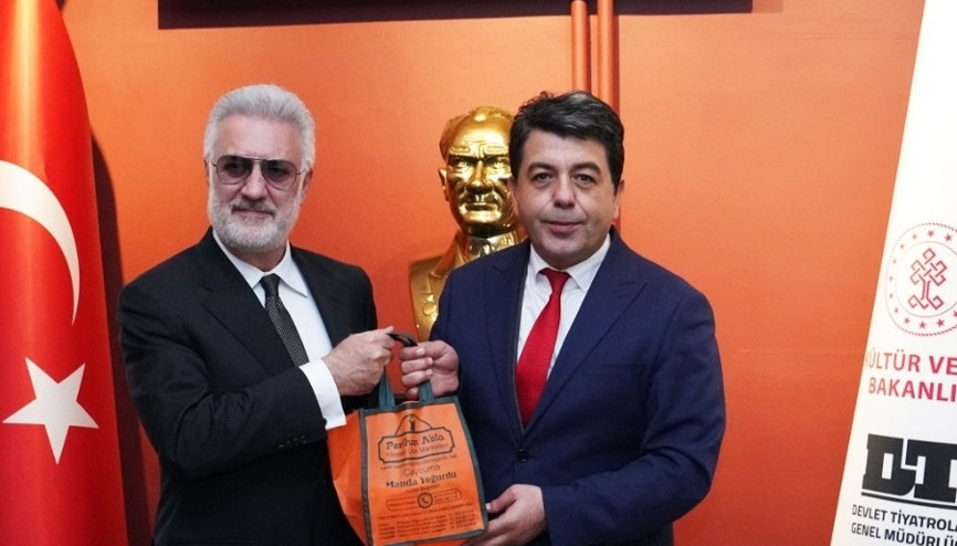 ANKABİRden Devlet Tiyatrolarına ziyaret