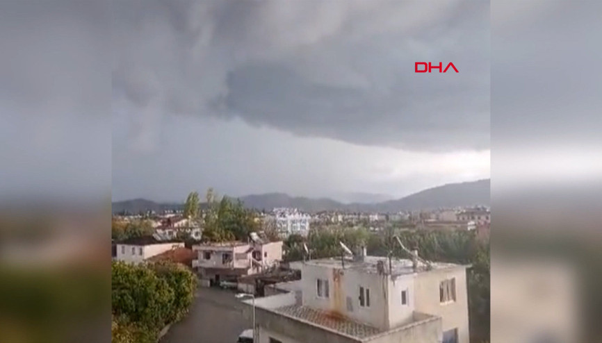 Muğlanın Dalaman ilçesinde oluşan hortum kamerada