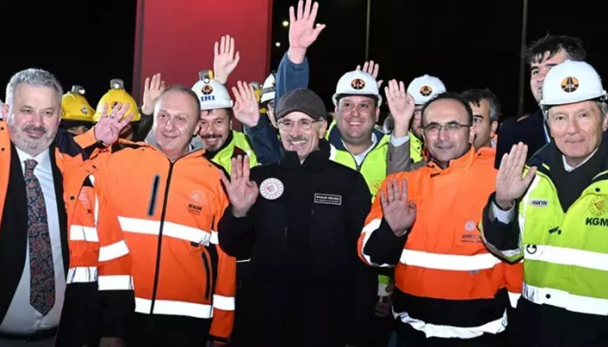 Ulaştırma ve Altyapı Bakanı Abdulkadir Uraloğlu, FSM Köprüsünde incelemelerde bulundu