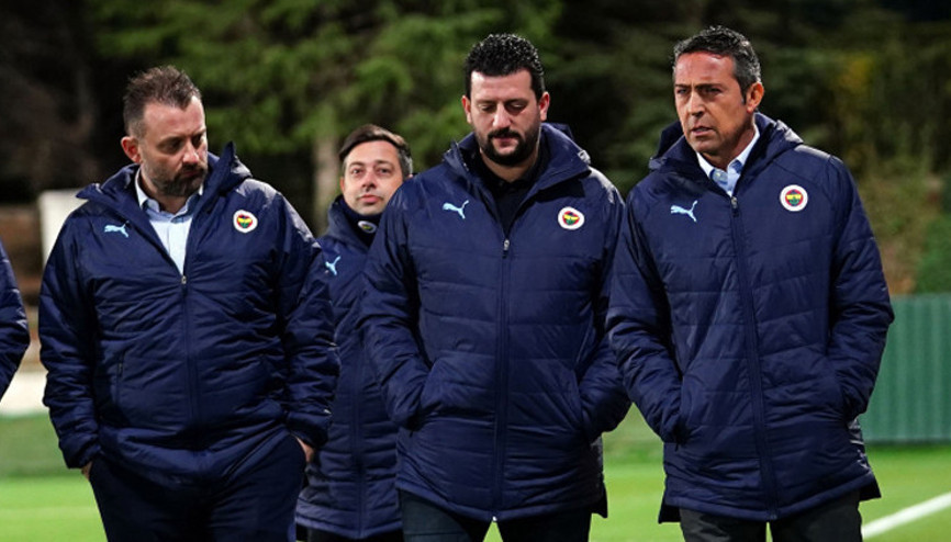 Fenerbahçede Başkanı Ali Koç, 6-1lik Nordsjaelland yenilgisi sonrası futbolcularla görüştü: Kabul edilemez