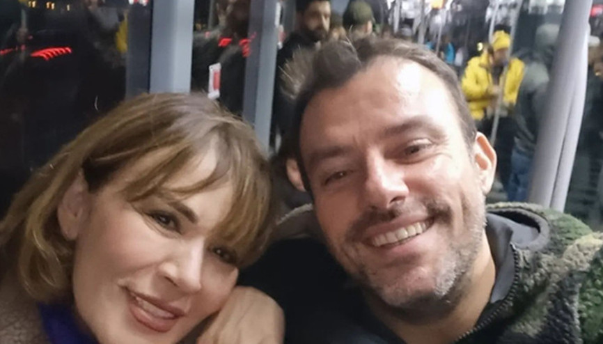 Metrobüste ünlü var Bir uçtan diğer uca İstanbul