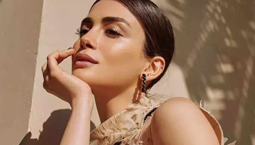 Özge Yağız kimdir, kaç yaşında, nereli Altın Kelebekte 2023ün yıldızı parlayan ismi Özge Yağızın hayatı, dizileri ve filmleri