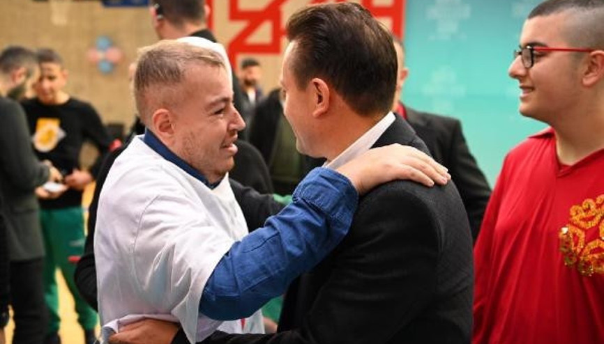 Tuzlada özel çocuklar Dünya Engelliler Gününde sahne aldı