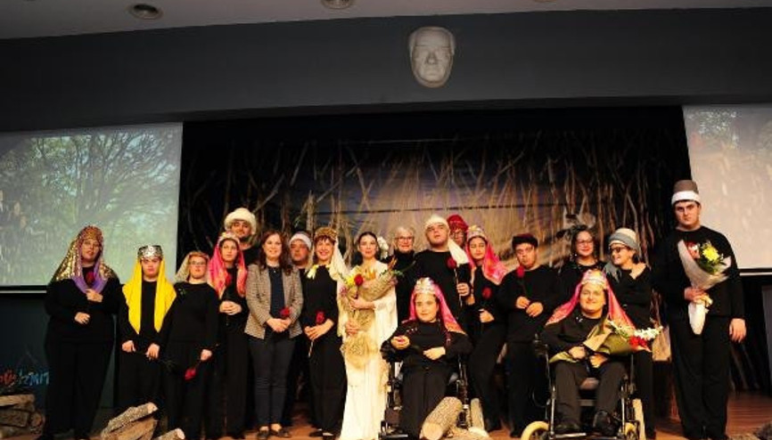 Özel çocuklar, Kalpten Kalbe Yunus Emre oyunuyla sahne aldı Özel çocuklar, Kalpten Kalbe Yunus Emre oyunuyla sahne aldı