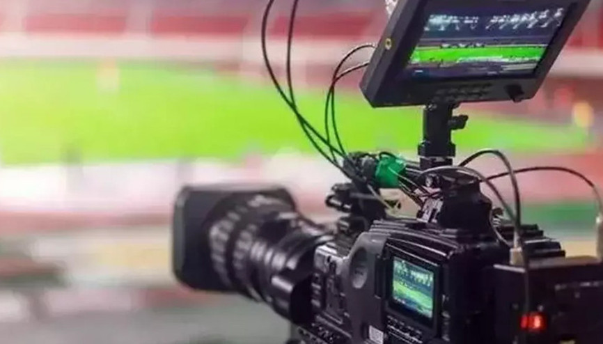 Adada 6.7 milyar sterlinlik imza Gözler artık Süper Ligde... Adada 6.7 milyar sterlinlik imza Gözler artık Süper Ligde...