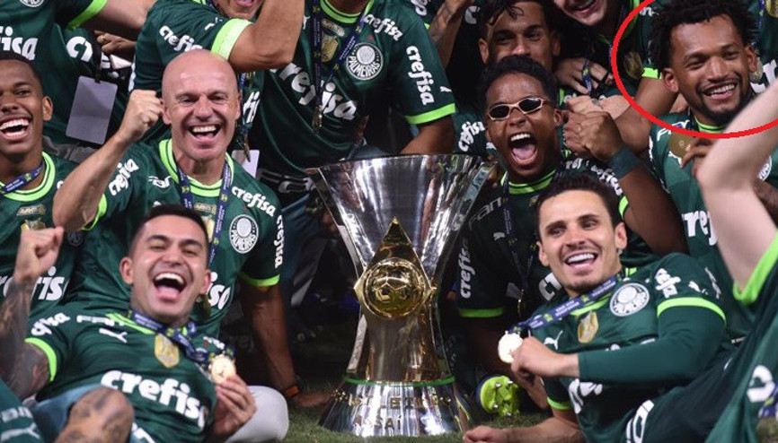Brezilya Serie Ada şampiyon Palmerias Eski Fenerbahçeli Jailson kupa kaldırdı...
