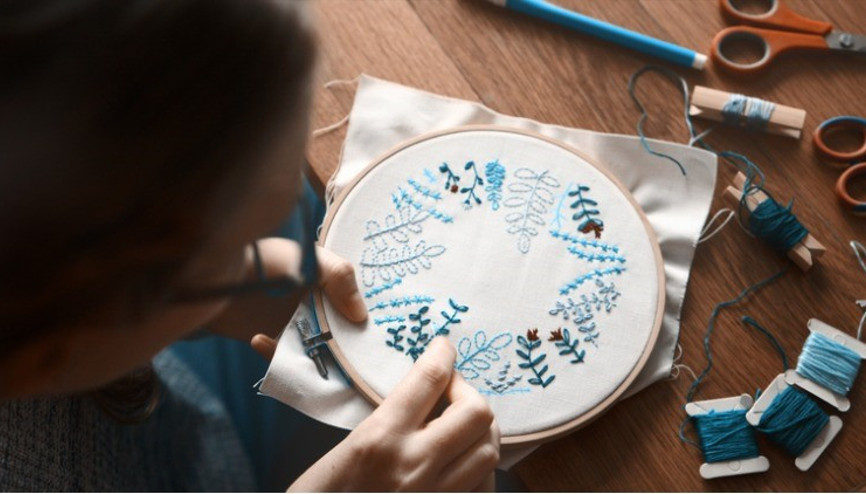 Dikiş, nakış ve kadın sanatçılar