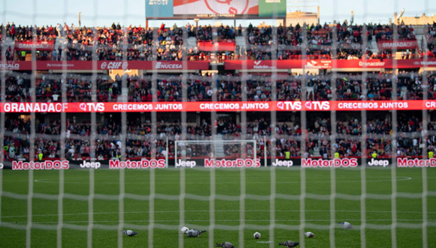 Tribünde kalp krizi geçiren taraftar hayatını kaybetti, Granada - Athletic Bilbao maçı yarıda kaldı