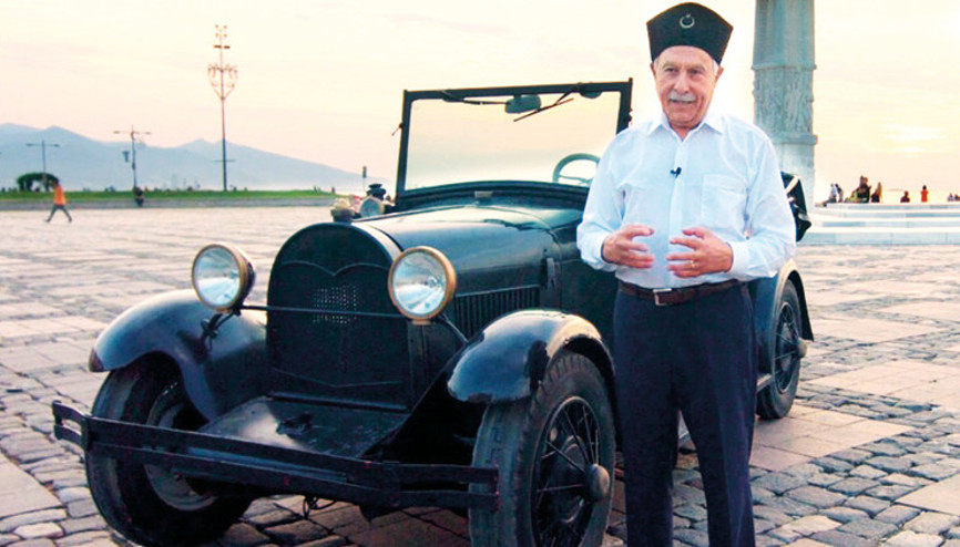 Eski bakan ‘Zaferin Yolu’  belgeselinde