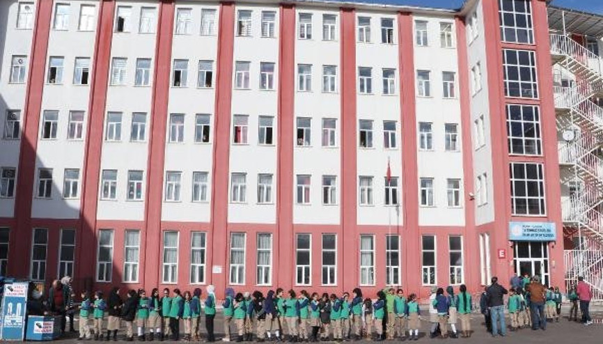 Öğretmenlerden öğrencilere kestane sürprizi