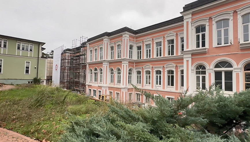Yıldız Sarayındaki restorasyonda 19.yüzyıla ait süslemeler ortaya çıkarıldı Yıldız Sarayındaki restorasyonda 19.yüzyıla ait süslemeler ortaya çıkarıldı