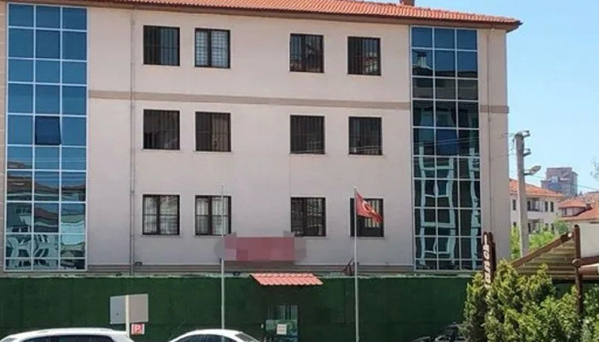 Yatalak hasta tazyikli su ile öldürüldü iddiasında 12 hasta bakıcı yargılanıyor Tanık: Kameraların olmadığı bölümlerde yaşanıyordu Yatalak hasta tazyikli su ile öldürüldü iddiasında 12 hasta bakıcı yargılanıyor Tanık: Kameraların olmadığı bölümlerde yaşanıyordu