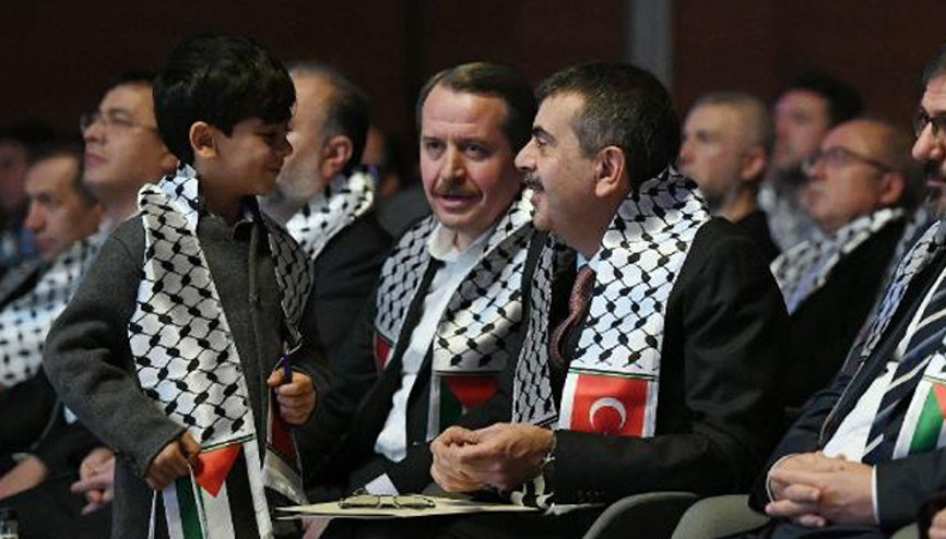 Bakan Tekinden Öğretmenlik Meslek Kanunu açıklaması Bakan Tekinden Öğretmenlik Meslek Kanunu açıklaması