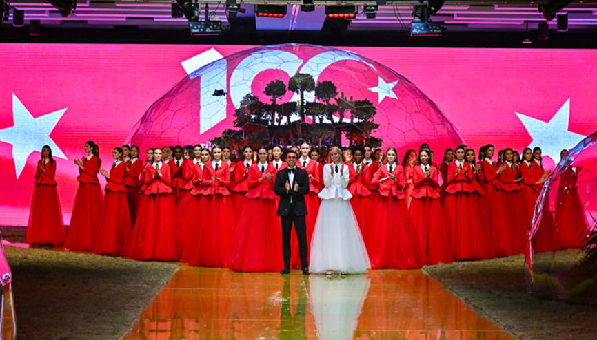 Dünyaca ünlü modellerden Cumhuriyet kutlaması