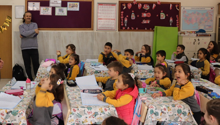 2024 RESMİ TATİLLER: Yılbaşında okullar tatil mi 1 Ocak Pazartesi okul var mı, resmi tatil mi