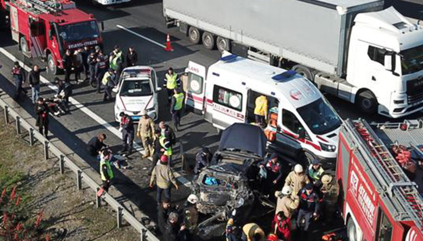 Kuzey Marmara Otoyolunda feci kaza 6 kişi yaralandı Kuzey Marmara Otoyolunda feci kaza 6 kişi yaralandı